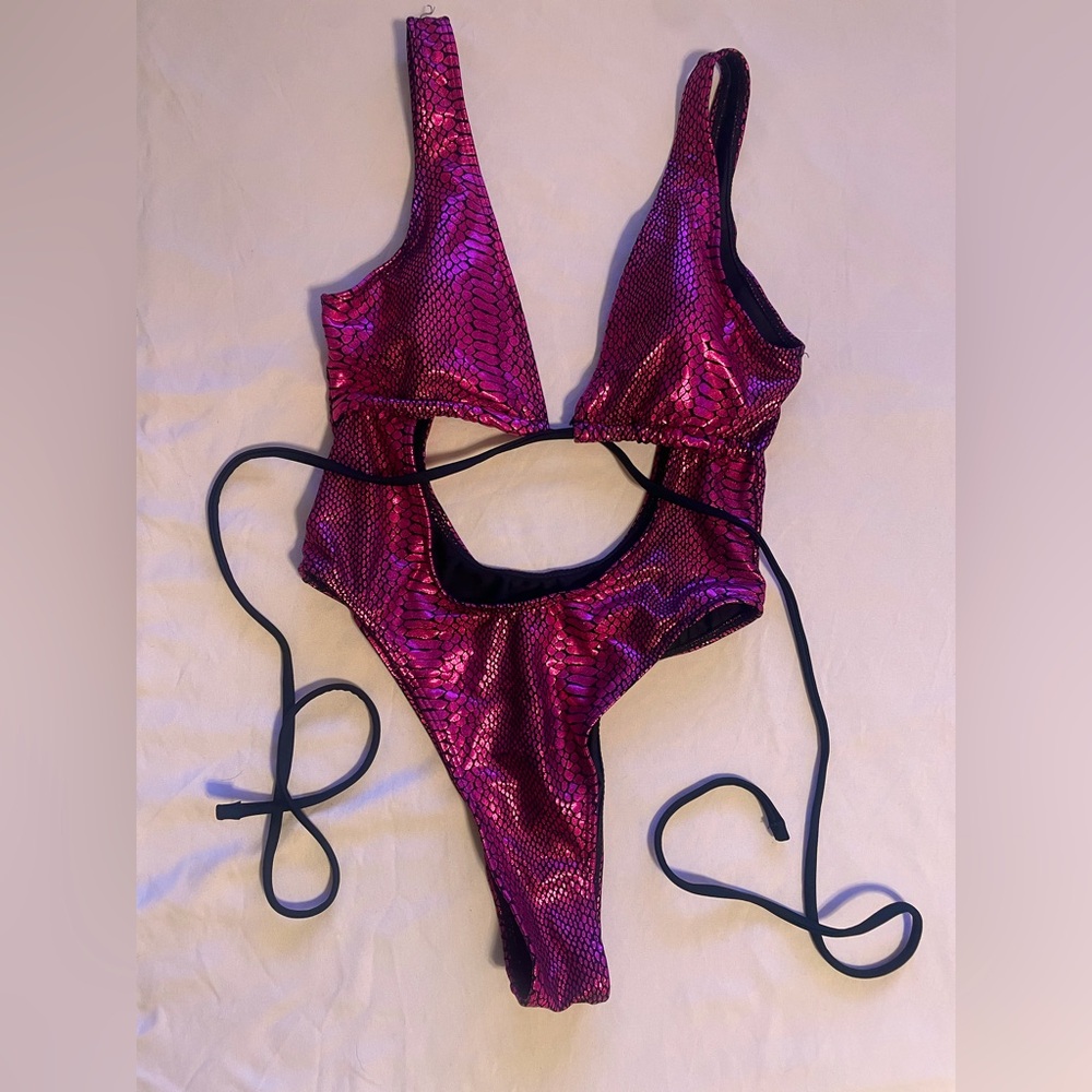 One piece bathing suit